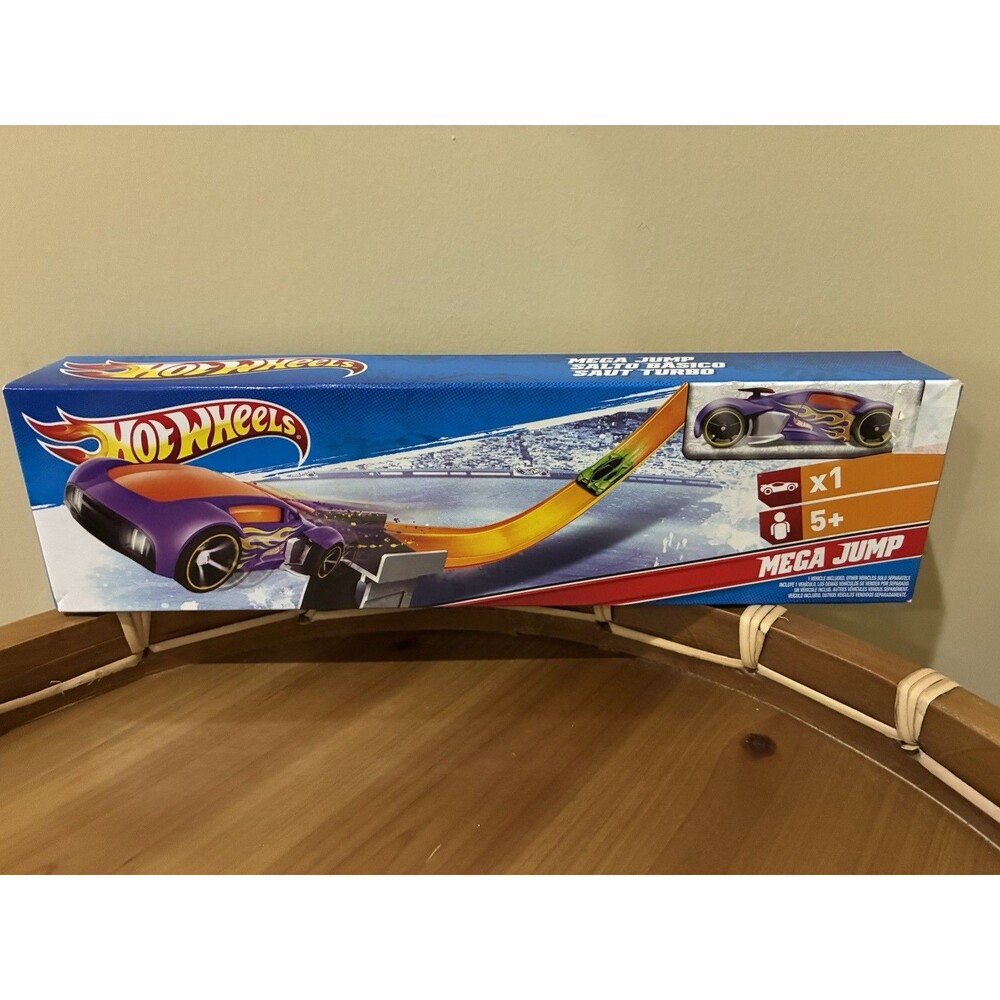 Hot Wheels Mega Jump - Car Included! (Mattel W5368) NEW, Sealed Box 2011
